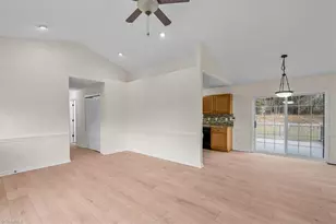 23 Thomasville High Dr, Thomasville, NC 27360 - Photo 9