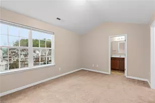 502 Song Sparrow Ln, Greensboro, NC 27409 - Photo 9