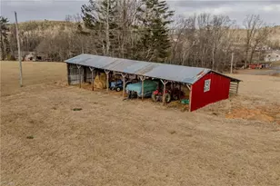 205 Volunteer Rd, Hillsville, VA 24343 - Photo 3