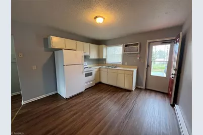 200 Wagstaff Street #D, Thomasville, NC 27360 - Photo 7