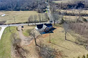 4254 Sparta Rd, North Wilkesboro, NC 28659 - Photo 9
