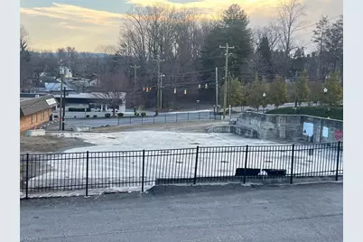 207 E Oak Street, Mount Airy, NC 27030 - Photo 5