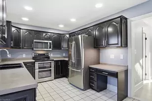 156 Cedar Bluff Ct, Thomasville, NC 27360 - Photo 11