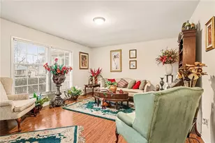 409 W Montcastle Dr, Greensboro, NC 27406 - Photo 5