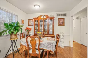 409 W Montcastle Dr, Greensboro, NC 27406 - Photo 7