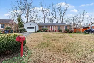 409 W Montcastle Dr, Greensboro, NC 27406 - Photo 3