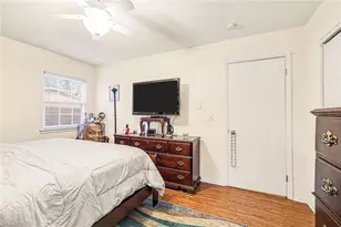 409 W Montcastle Dr, Greensboro, NC 27406 - Photo 13