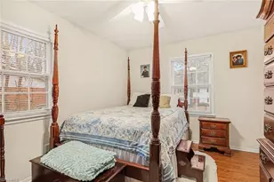 409 W Montcastle Dr, Greensboro, NC 27406 - Photo 15