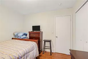 409 W Montcastle Dr, Greensboro, NC 27406 - Photo 17