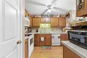 2229 New Garden Rd, Greensboro, NC 27410 - Photo 9