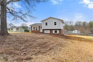 115 Robert Dr, State Road, NC 28676 - Photo 5