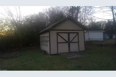 3303 Frost Place, Greensboro, NC 27405 - Photo 9