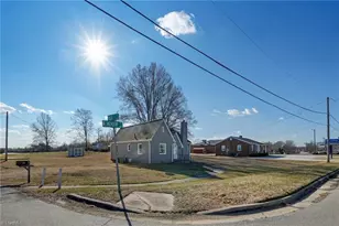 148 E Meadow Rd, Eden, NC 27288 - Photo 7