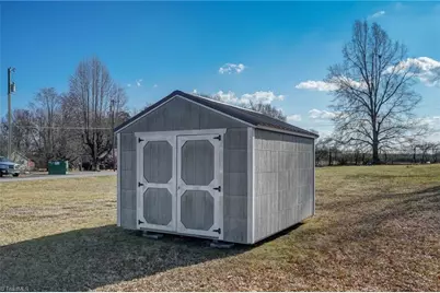 148 E Meadow Road, Eden, NC 27288 - Photo 9