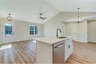 527 Grooms Road, Reidsville, NC 27320 - Photo 15