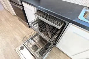 2006 Sam Gwynn Ct, Burlington, NC 27217 - Photo 17