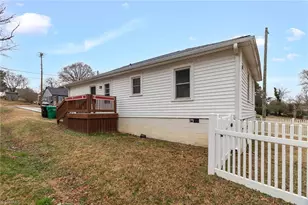 1602 Larkin St, High Point, NC 27262 - Photo 15