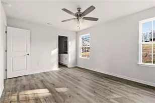 858 W 12th St, Winston-Salem, NC 27105 - Photo 15