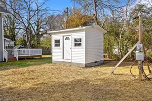 200 Salem St, Thomasville, NC 27360 - Photo 9