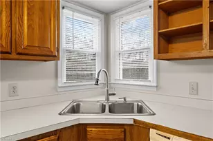 4203 Hunting Meadow Rd, Greensboro, NC 27406 - Photo 15