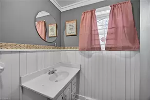 2924 Monterey St, Greensboro, NC 27406 - Photo 19