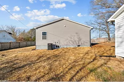 105 Charles Street, Thomasville, NC 27360 - Photo 31