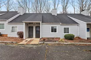 574 Brookside Ct, Kernersville, NC 27284 - Photo 3