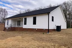 32 Ranchor Dr, Thomasville, NC 27360 - Photo 3