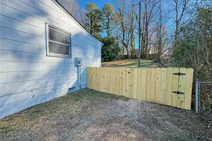 1012 Meadowbrook Blvd, High Point, NC 27260 - Photo 13