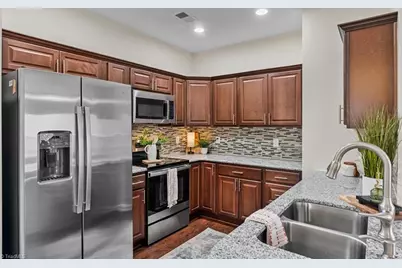 2608 Pennoak Way #L, Greensboro, NC 27407 - Photo 7