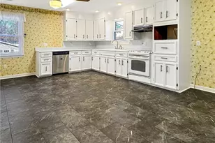 509 Valleybrook Dr, Jamestown, NC 27282 - Photo 3