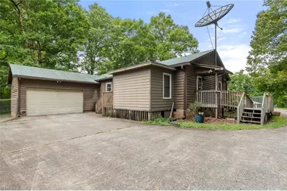 1111 Forest Lane, Thomasville, NC 27360 - Photo 7