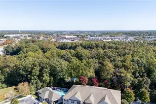 4529 W Wendover Ave, Greensboro, NC 27409 - Photo 7