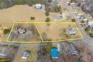 1004 W King St, Hillsborough, NC 27278 - Photo 3