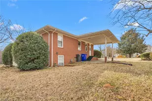 1008 W King St, Hillsborough, NC 27278 - Photo 21