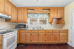 1008 W King St, Hillsborough, NC 27278 - Photo 9