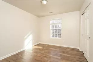 2115 Gramercy Park Dr, Greensboro, NC 27406 - Photo 11