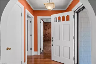 131 Young St, Elkin, NC 28621 - Photo 5