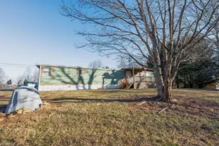 106 Daniels Dell Ln, Mount Airy, NC 27030 - Photo 35