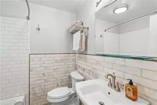 610 Colonial Dr, High Point, NC 27262 - Photo 19