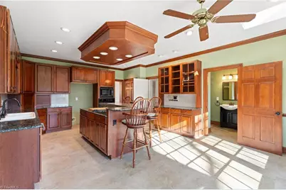 2800 Fieldwood Court, Winston-Salem, NC 27106 - Photo 9