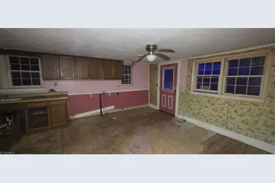 4372 Oak Ridge Drive, Winston-Salem, NC 27105 - Photo 9