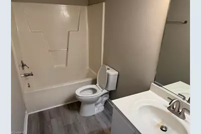 3221 N Ohenry Boulevard, Greensboro, NC 27405 - Photo 9