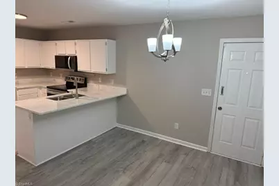 3221 N Ohenry Boulevard, Greensboro, NC 27405 - Photo 7