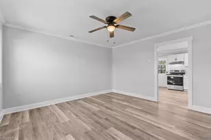 1501 Earl Dr, Greensboro, NC 27406 - Photo 5