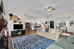 222 Fox Meadow Ln, Winston-Salem, NC 27107 - Photo 5