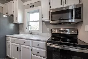 109 Reeves Ln, Elkin, NC 28621 - Photo 7