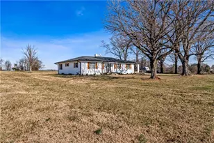 2432 Holcomb Rd, Yadkinville, NC 27055 - Photo 3