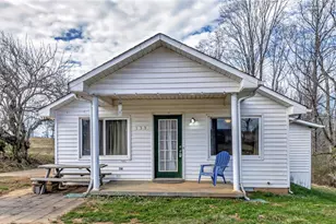 139 Juniper Ln, North Wilkesboro, NC 28659 - Photo 3