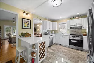 1129 Melrose St, Winston-Salem, NC 27103 - Photo 9